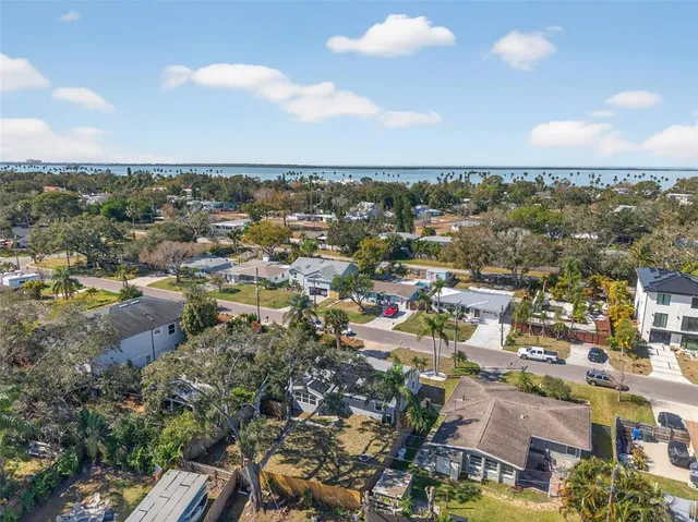 $550,000 | 1841 Douglas Avenue, Dunedin, FL 34698
