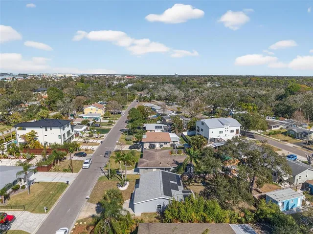 $550,000 | 1841 Douglas Avenue, Dunedin, FL 34698