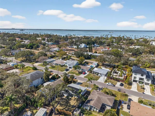 $550,000 | 1841 Douglas Avenue, Dunedin, FL 34698