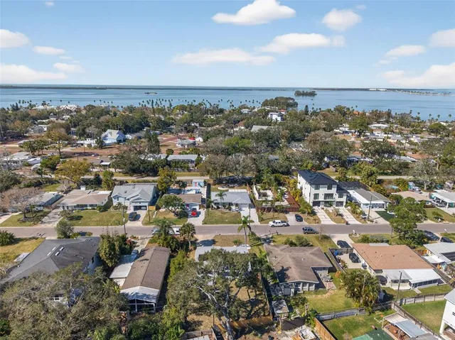 $550,000 | 1841 Douglas Avenue, Dunedin, FL 34698