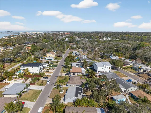 $550,000 | 1841 Douglas Avenue, Dunedin, FL 34698