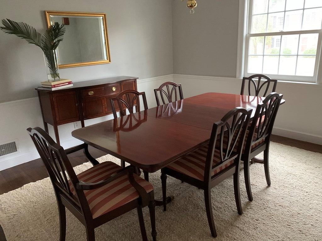 20 Edgewater Drive Wellesley, MA 02481 - Photo 3 of 7