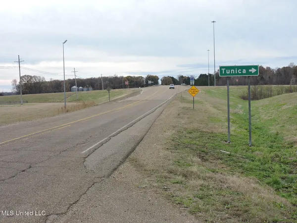 $2,950,000 | 0 Fogg Road North, Nesbit, MS 38651