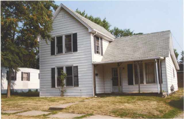 825 East Maple Street Canton, IL 61520 - Photo 1 of 1 Gallery Image 1
