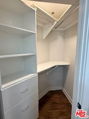 $4,063 | 7660 Beverly Boulevard, Unit 324, Los Angeles, CA 90036