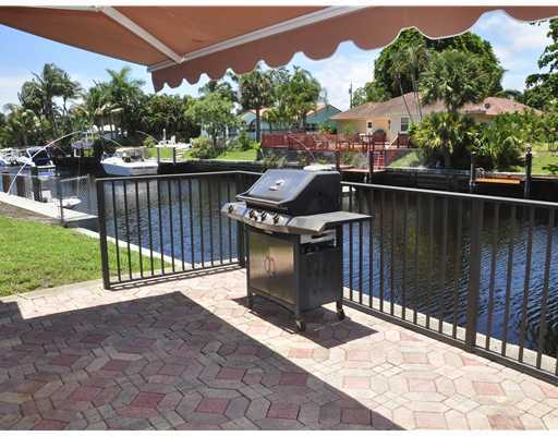 1201 Southwest 4th Court Boca Raton, FL 33432 - Photo 9 of 30 OUTDOOR SPACE