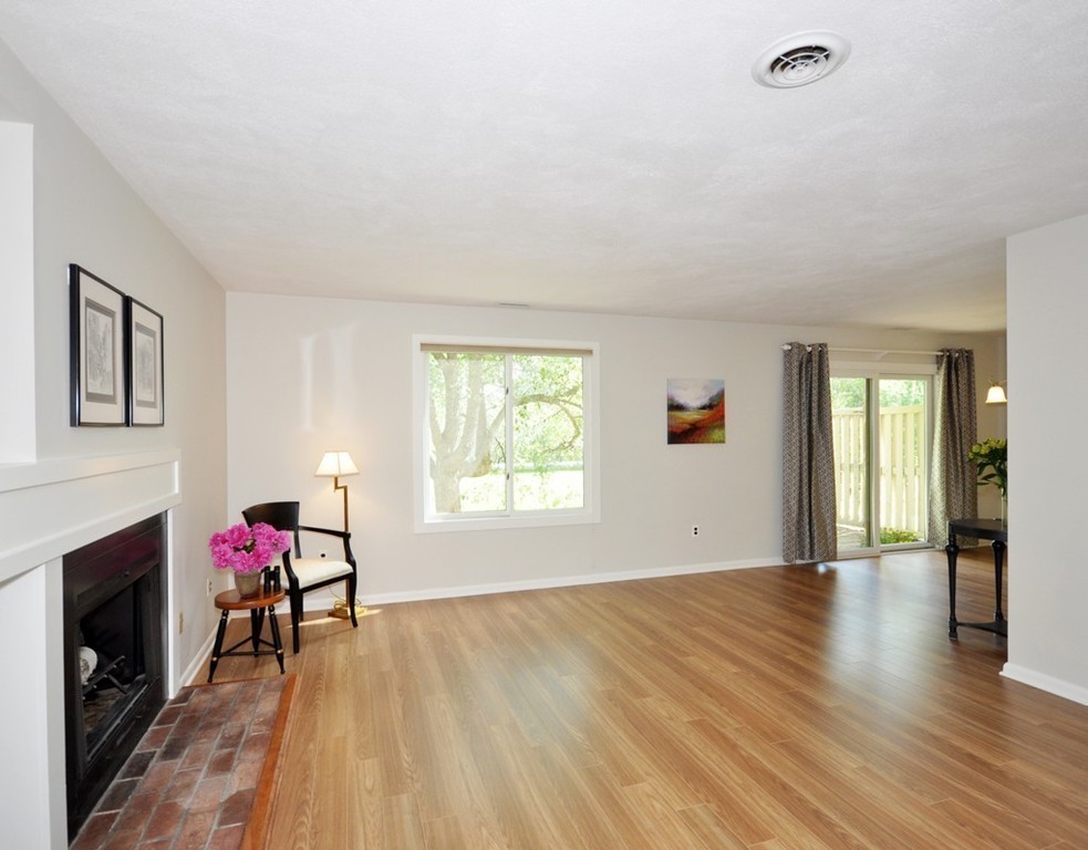 7-1 Concord Greene, Unit 1 Concord, MA 01742 - Photo 8 of 29