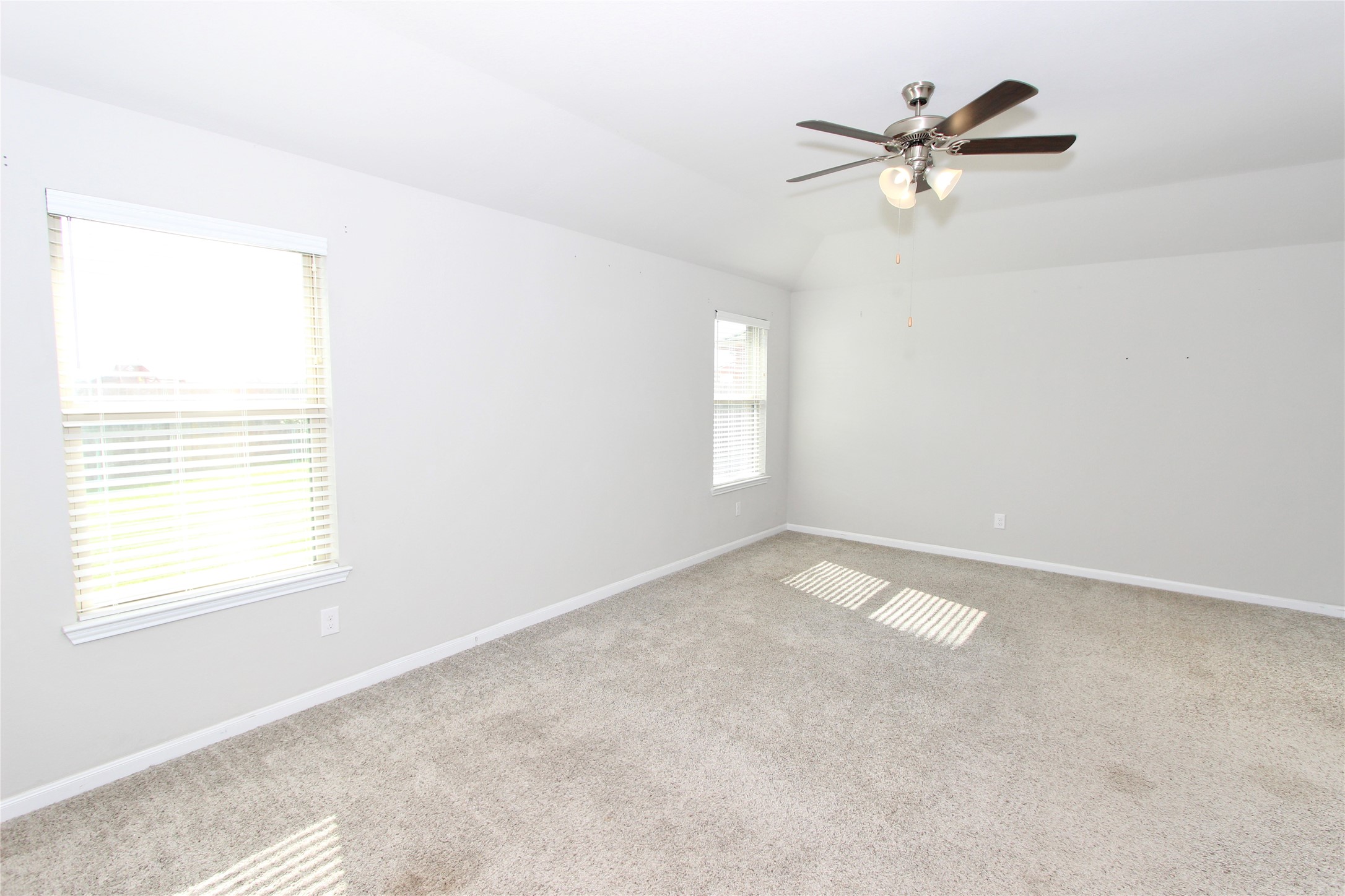 1303 Keaton Court Rosenberg, TX 77469 - Photo 9 of 22 Primary bedroom