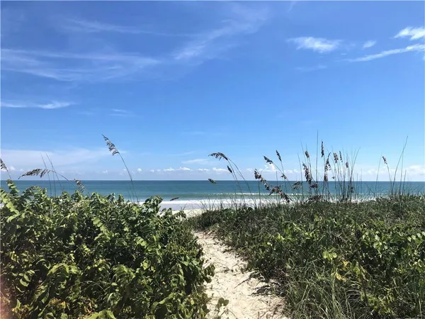 $1,900 | 2805 North Hwy A1A, Unit F, Fort Pierce, FL 34949