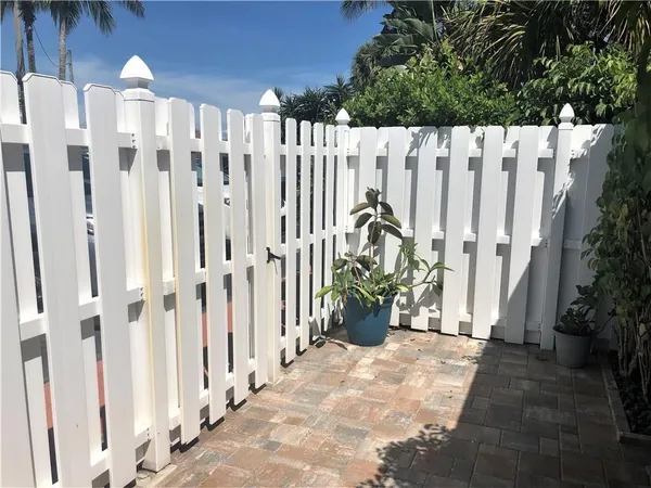 $1,900 | 2805 North Hwy A1A, Unit F, Fort Pierce, FL 34949