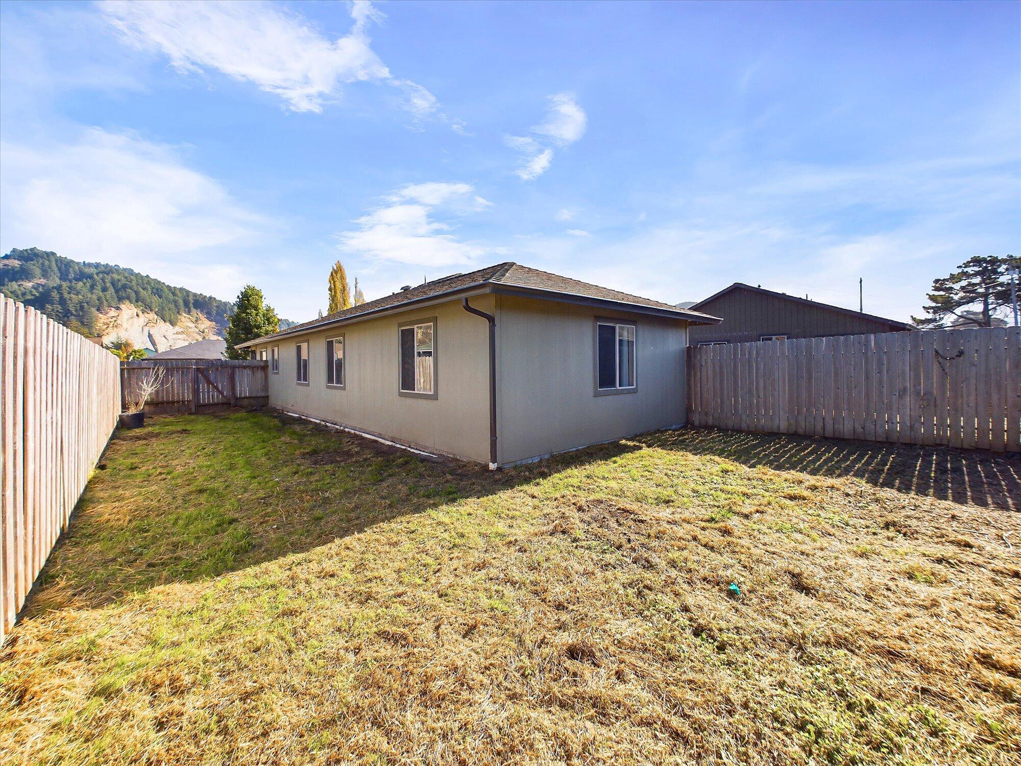 908-910 Hilda Court Rio Dell, CA 95562 - Photo 32 of 45
