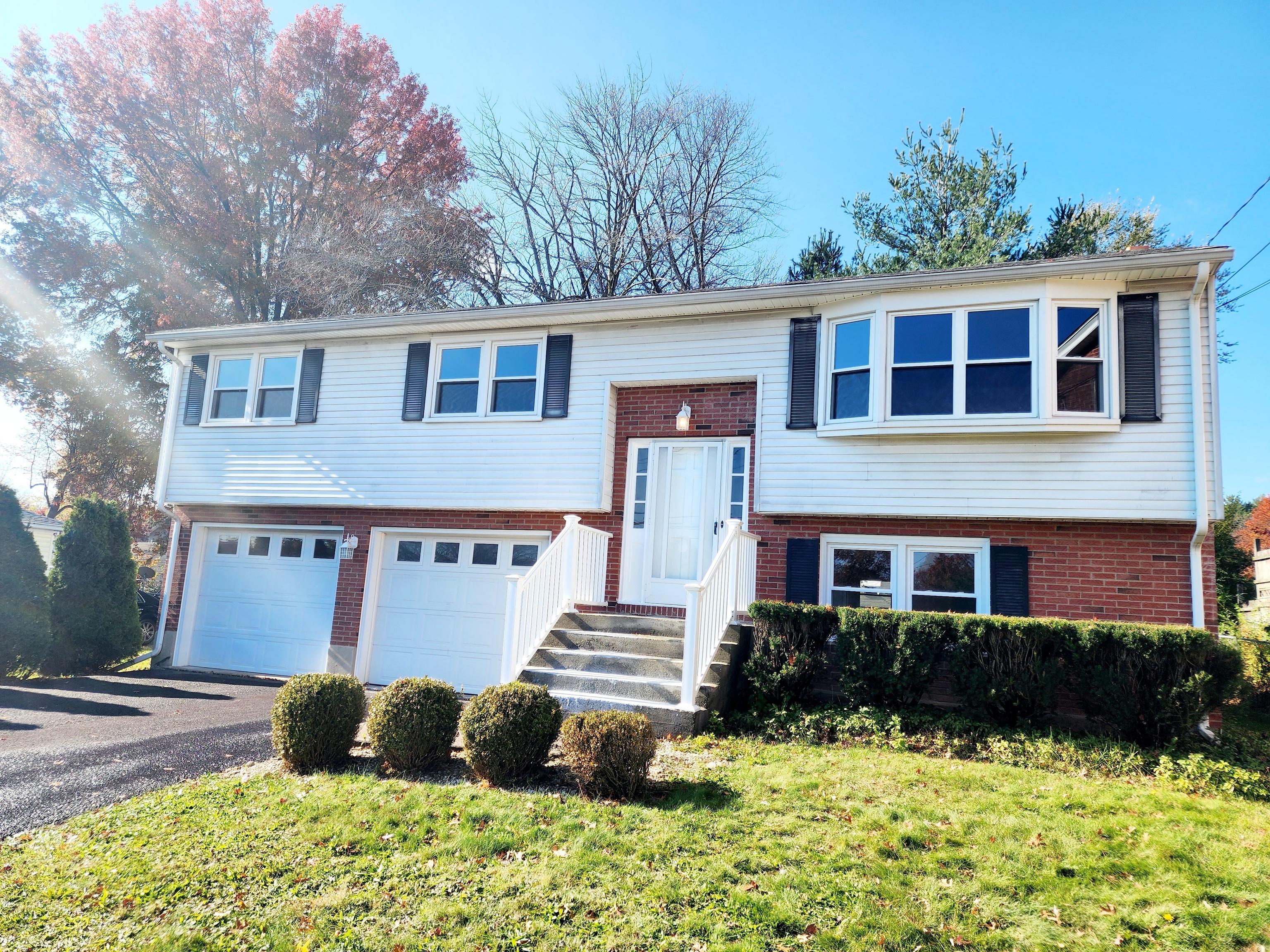 19 Albert Avenue Wethersfield, CT 06109 - Photo 3 of 28