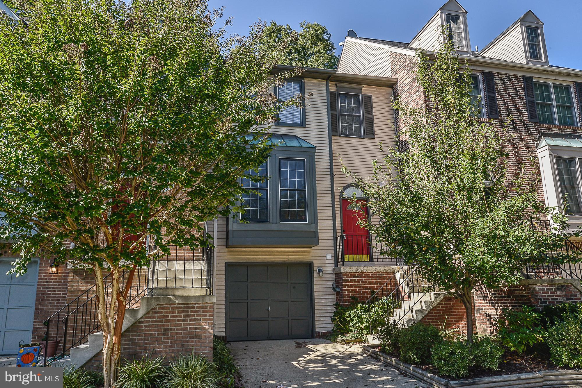 6352 English Ivy Way Springfield, VA 22152 - Photo 1 of 22 Exterior (Front)