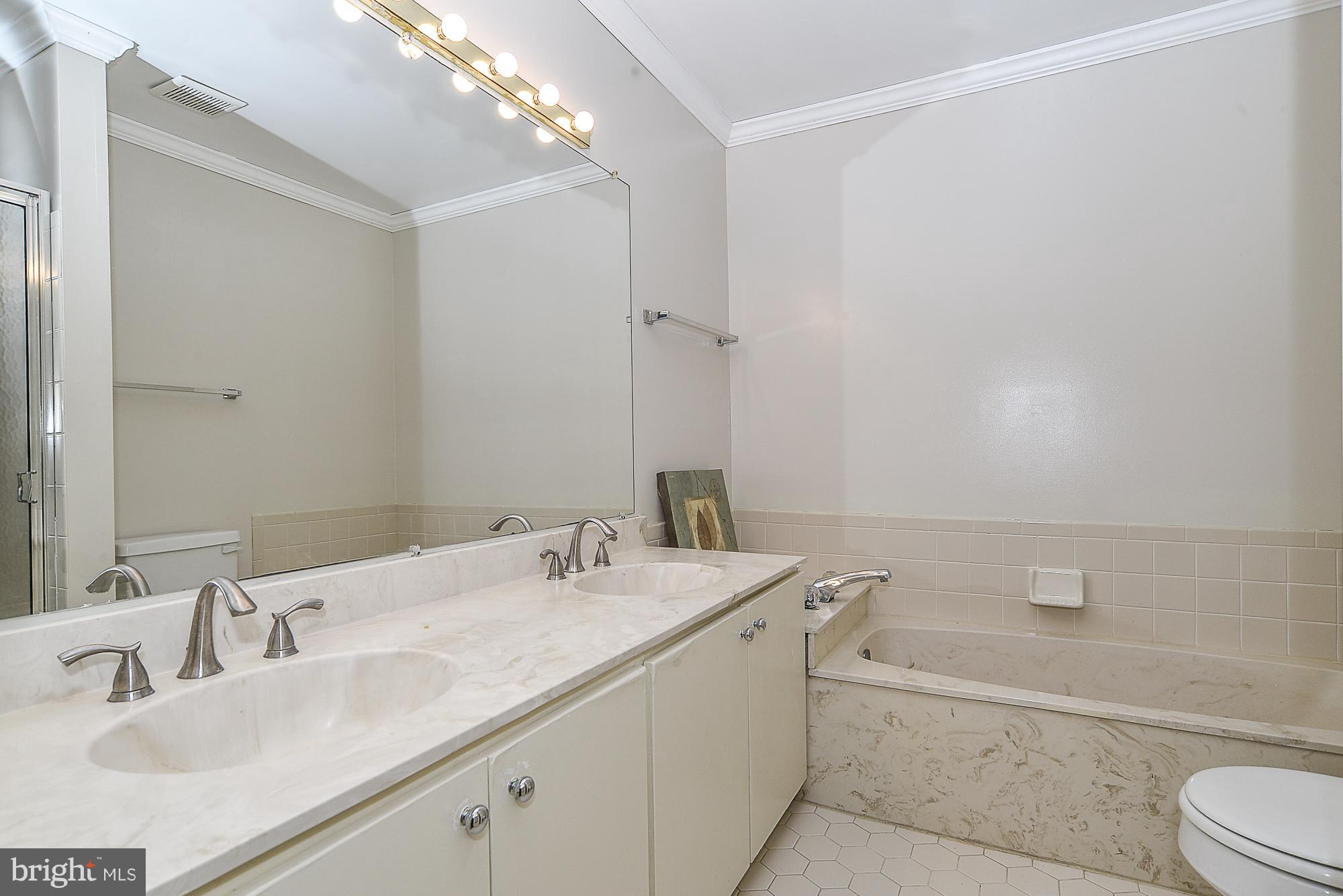 6352 English Ivy Way Springfield, VA 22152 - Photo 14 of 22 Bath (Master)