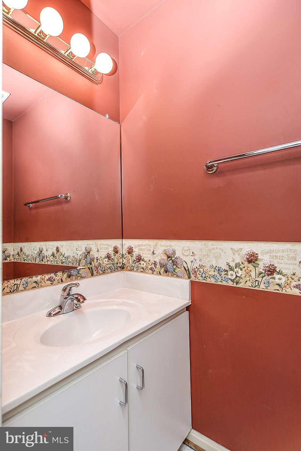 6352 English Ivy Way Springfield, VA 22152 - Photo 3 of 22 Bath
