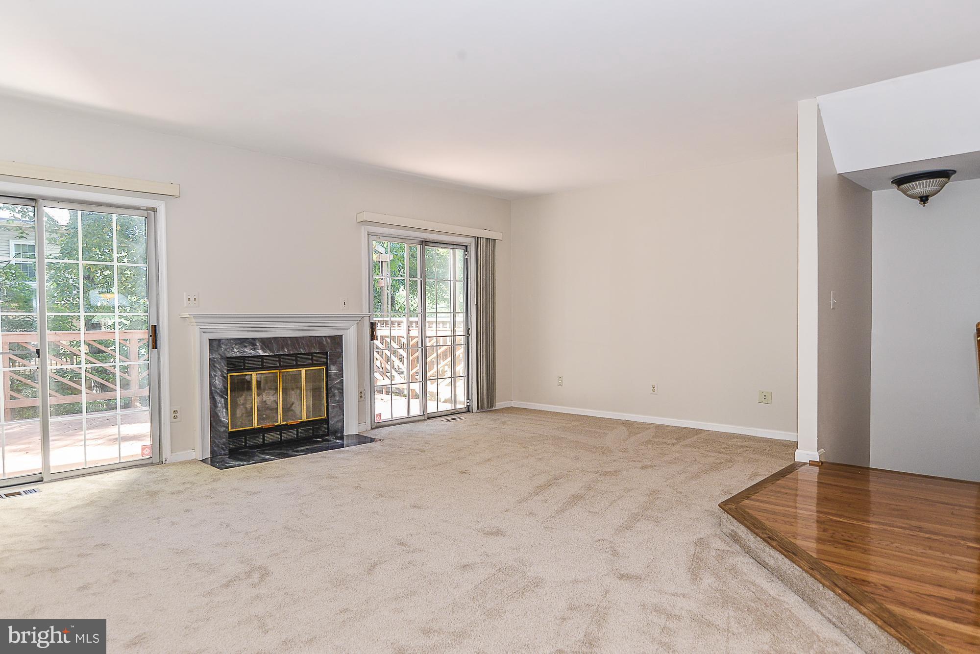 6352 English Ivy Way Springfield, VA 22152 - Photo 6 of 22 Living Room