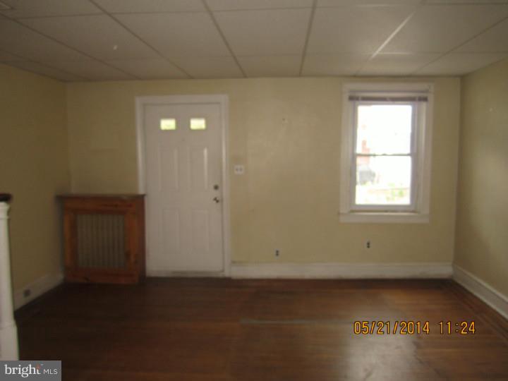 143 Laurel Road Sharon Hill, PA 19079 - Photo 2 of 10 Living Room