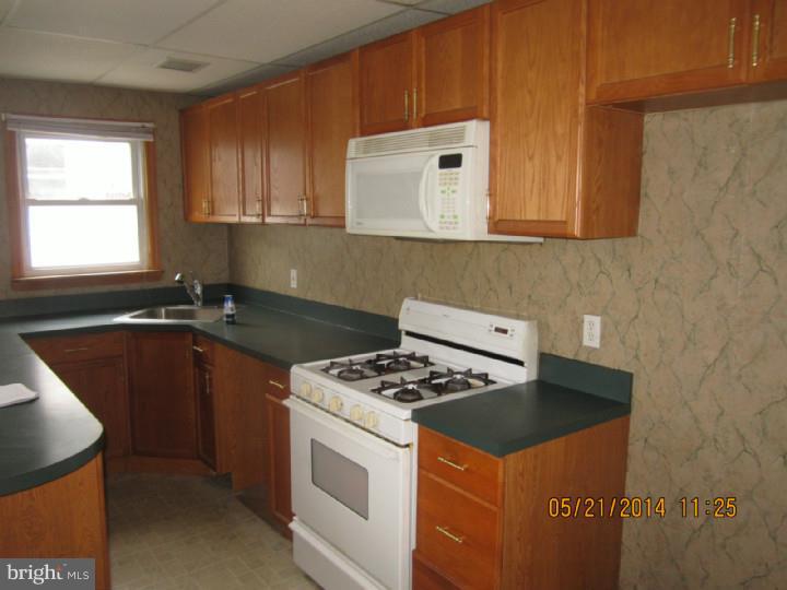 143 Laurel Road Sharon Hill, PA 19079 - Photo 3 of 10 Kitchen