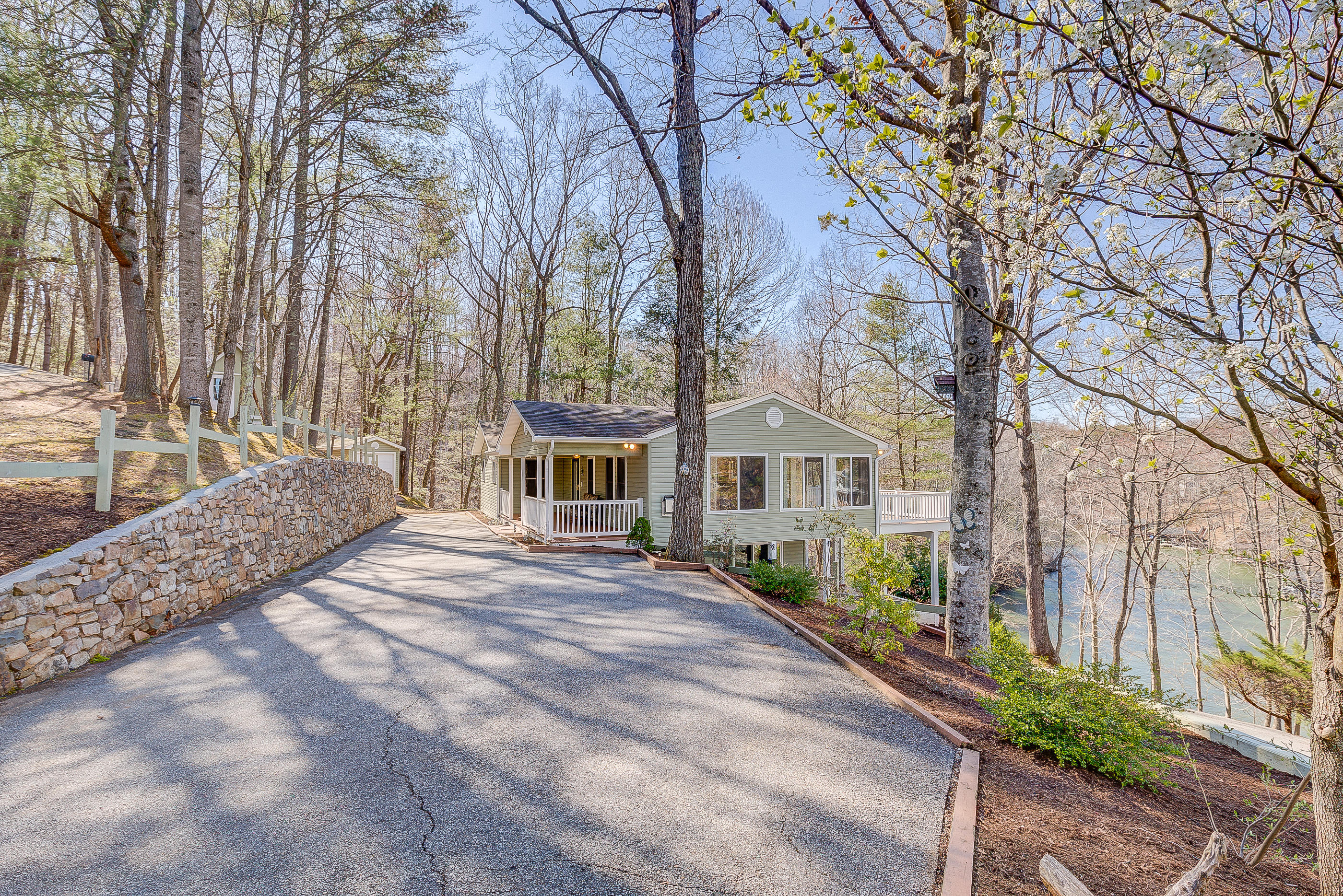 1217 Ellis Road Hardy, VA 24101 - Photo 3 of 50 112