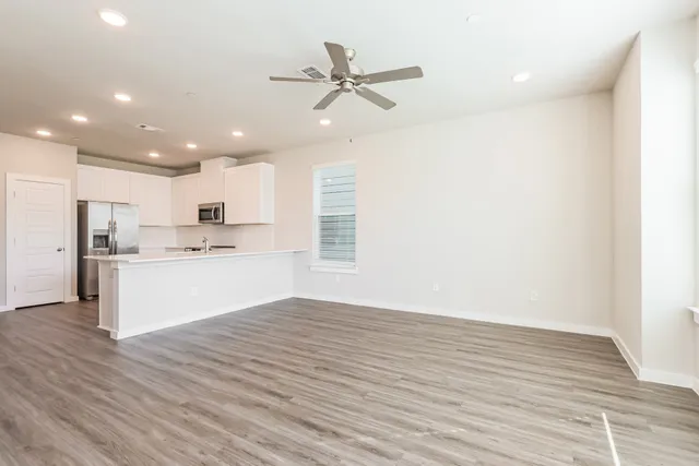 $1,935 | 18616 Whimsic Alley, Shenandoah, TX 77385