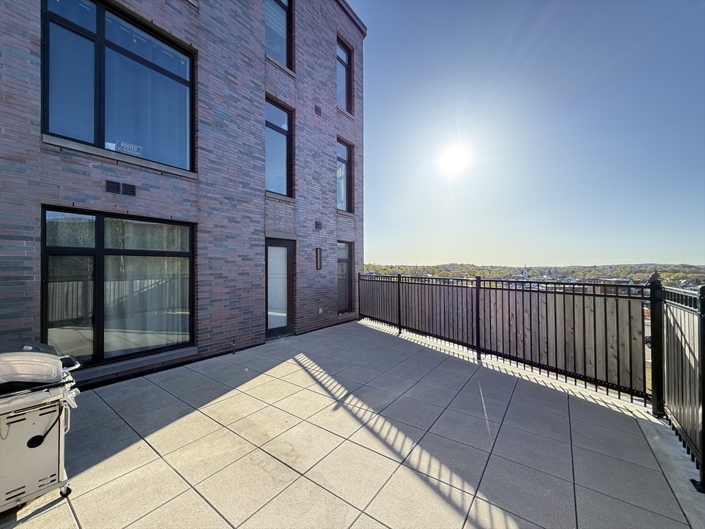 191 Washington Street, Unit 301 Boston, MA 02135 - Photo 5 of 40