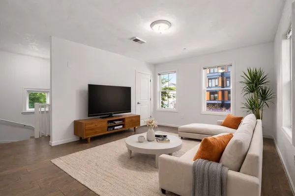 $2,450 | 599 Broadway, Unit 2F, Everett, MA 02149