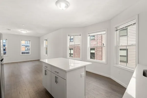 $2,450 | 599 Broadway, Unit 2F, Everett, MA 02149