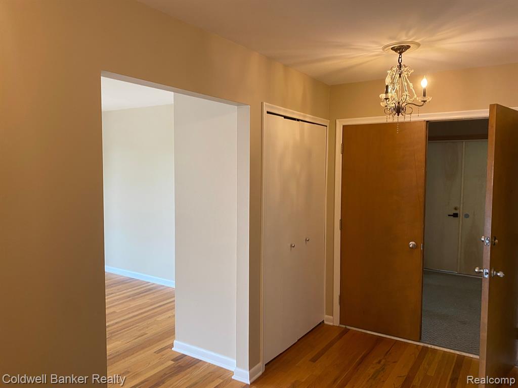 4045 West Maple Road, Unit 202 Bloomfield Hills, MI 48301 - Photo 21 of 23