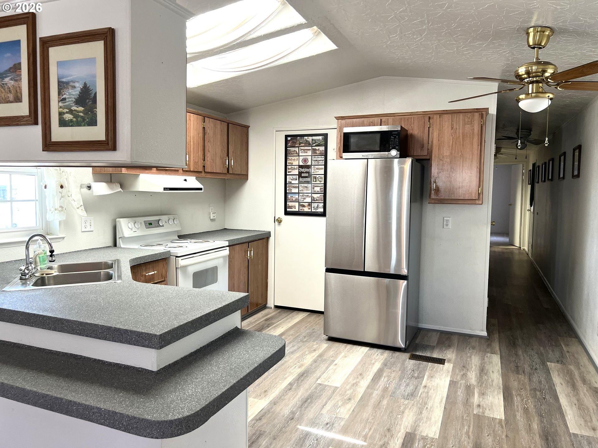 909 Shadow Ranch Lane Roseburg, OR 97470 - Photo 12 of 24 Kitchen