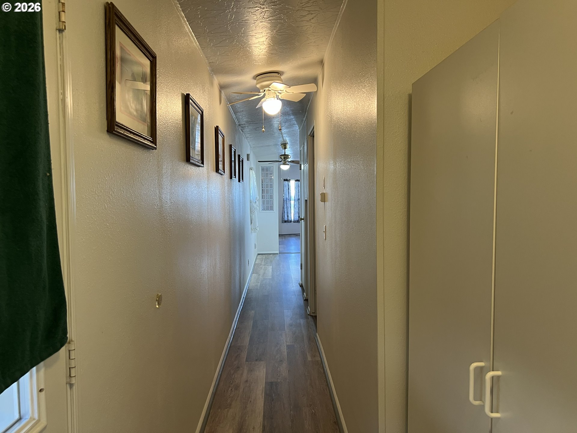 909 Shadow Ranch Lane Roseburg, OR 97470 - Photo 17 of 24 Hallway