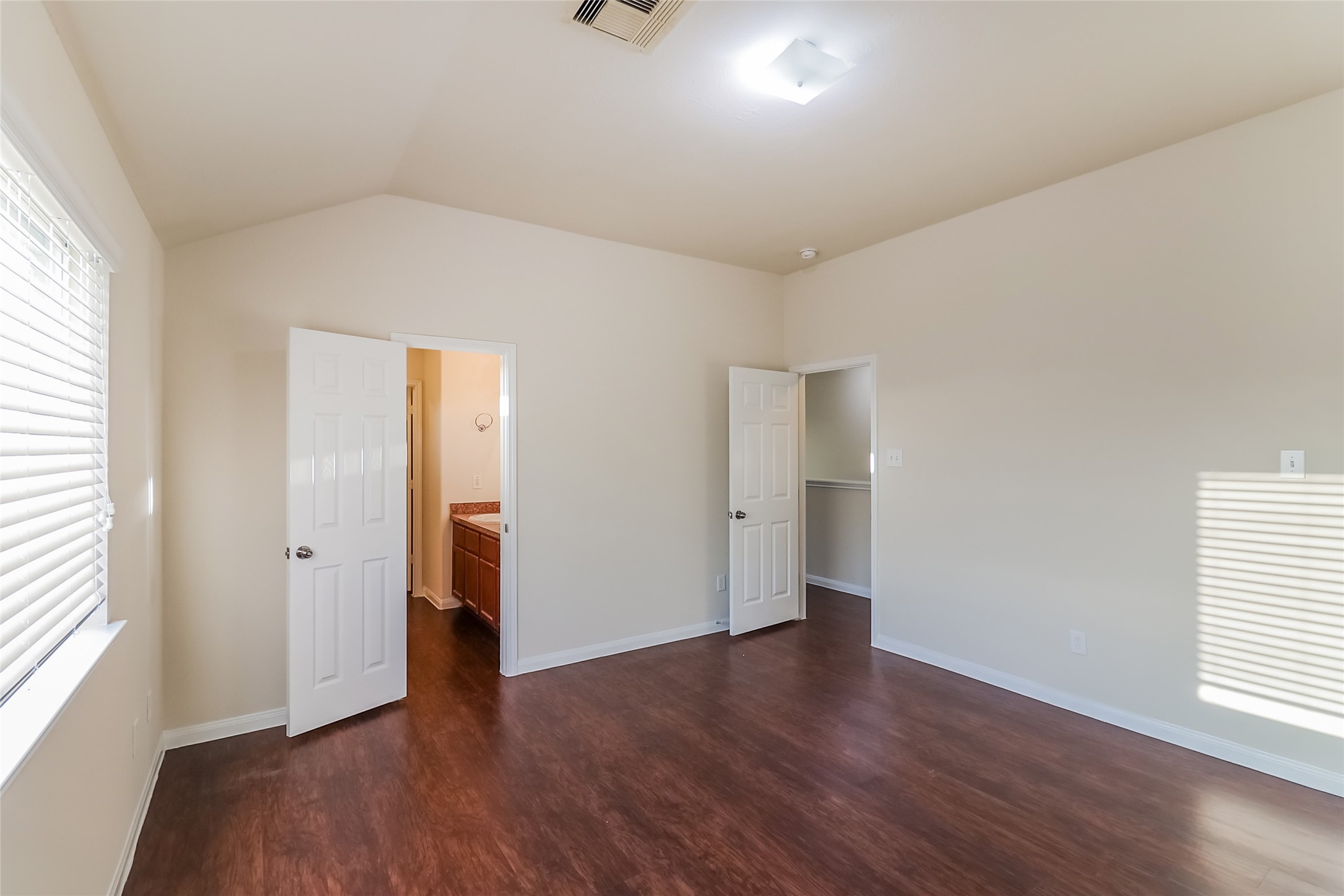 13009 Baileys Run Houston, TX 77082 - Photo 7 of 12 Photos may be representative of the floor plan and not the exact home. Finishes, layout, and features of the actual property for lease may vary.