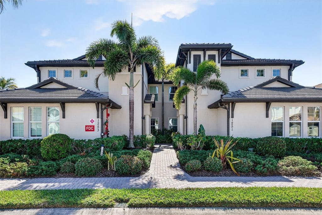 1251 Riverscape Street Bradenton, FL 34208 - Photo 2 of 83