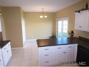 3810 Sugar Loaf Springfield, IL 62711 - Photo 6 of 9 Gallery Image 6