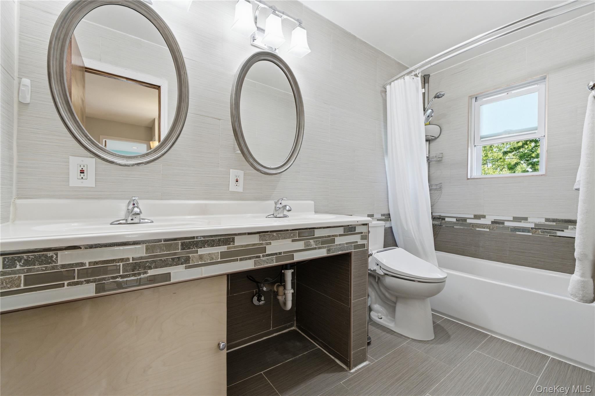 308 South Oyster Bay Road, Unit A Syosset, NY 11791 - Photo 26 of 37