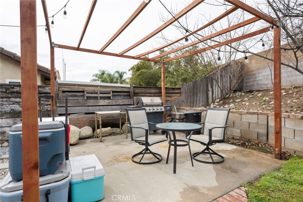 3684 North Veronica Court Rialto, CA 92377 - Photo 64 of 75 a view of outdoor space yard and patio
