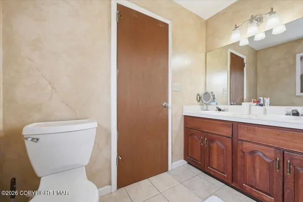 $368,000 | 277 Northpark Drive West, East Stroudsburg, PA 18302