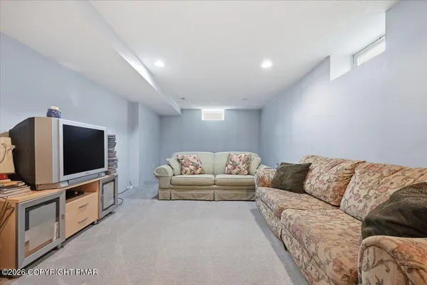 $368,000 | 277 Northpark Drive West, East Stroudsburg, PA 18302