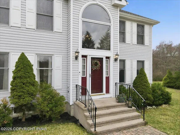 $368,000 | 277 Northpark Drive West, East Stroudsburg, PA 18302