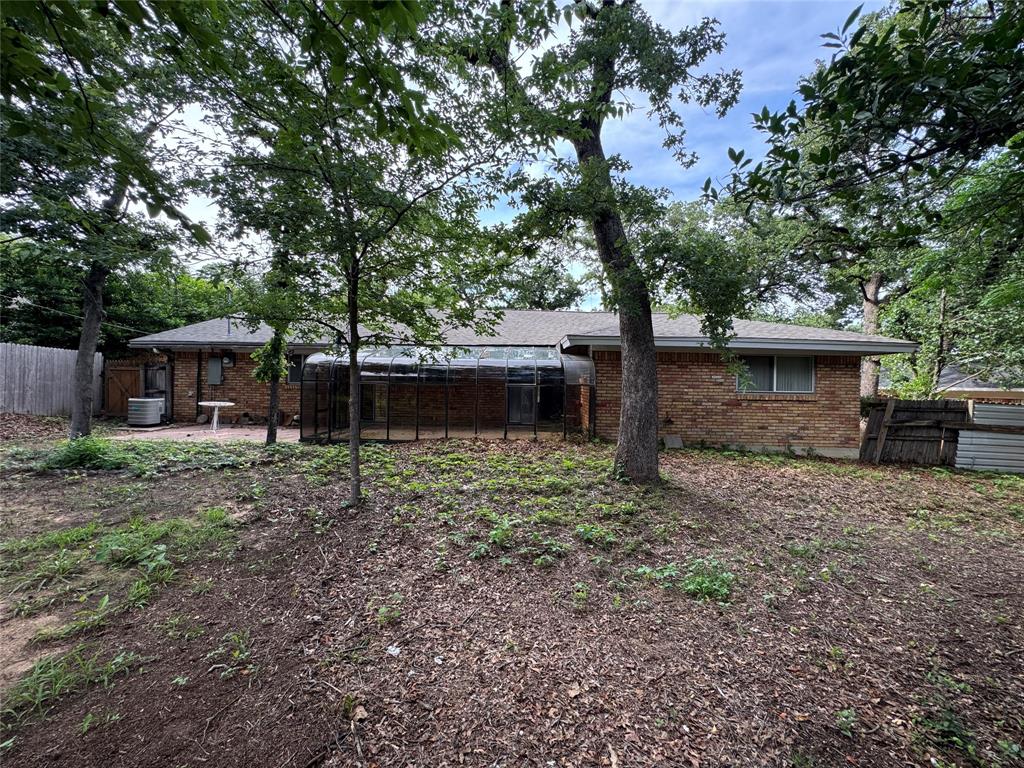 617 Forest Lane Hurst, TX 76053 - Photo 4 of 20