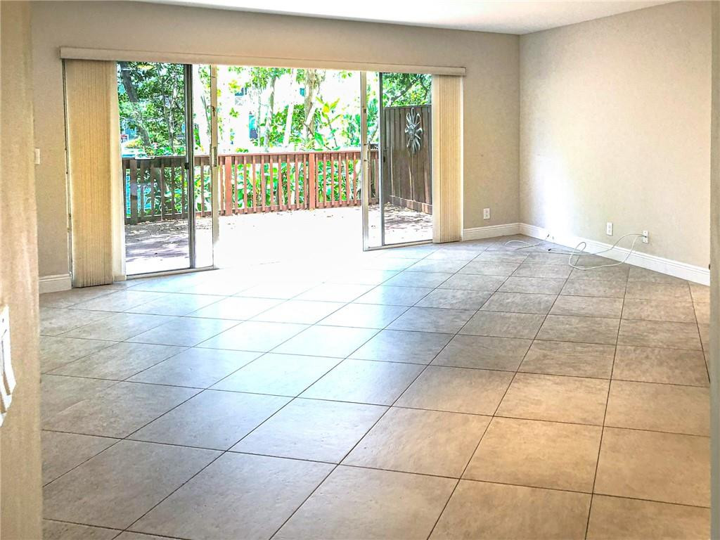 2000 Riverside Place, Unit 4 Wilton Manors, FL 33305 - Photo 5 of 40 a view of a room and window