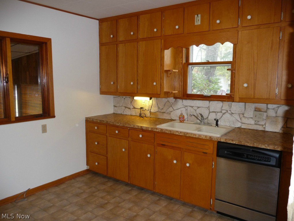 2338 Stillwagon Road Southeast Warren, OH 44484 - Photo 15 of 17 Gallery Image 15