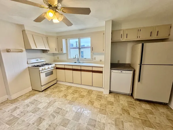 $2,300 | 720 Cambridge Street, Unit 2, Cambridge, MA 02141