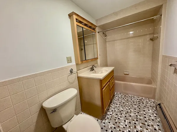 $2,300 | 720 Cambridge Street, Unit 2, Cambridge, MA 02141
