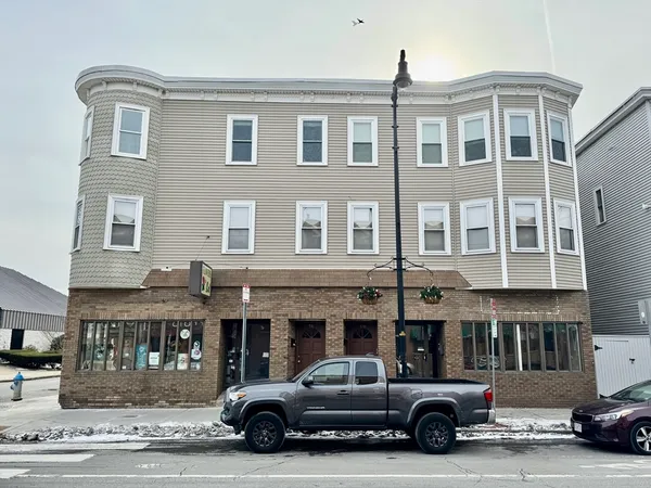 $2,300 | 720 Cambridge Street, Unit 2, Cambridge, MA 02141