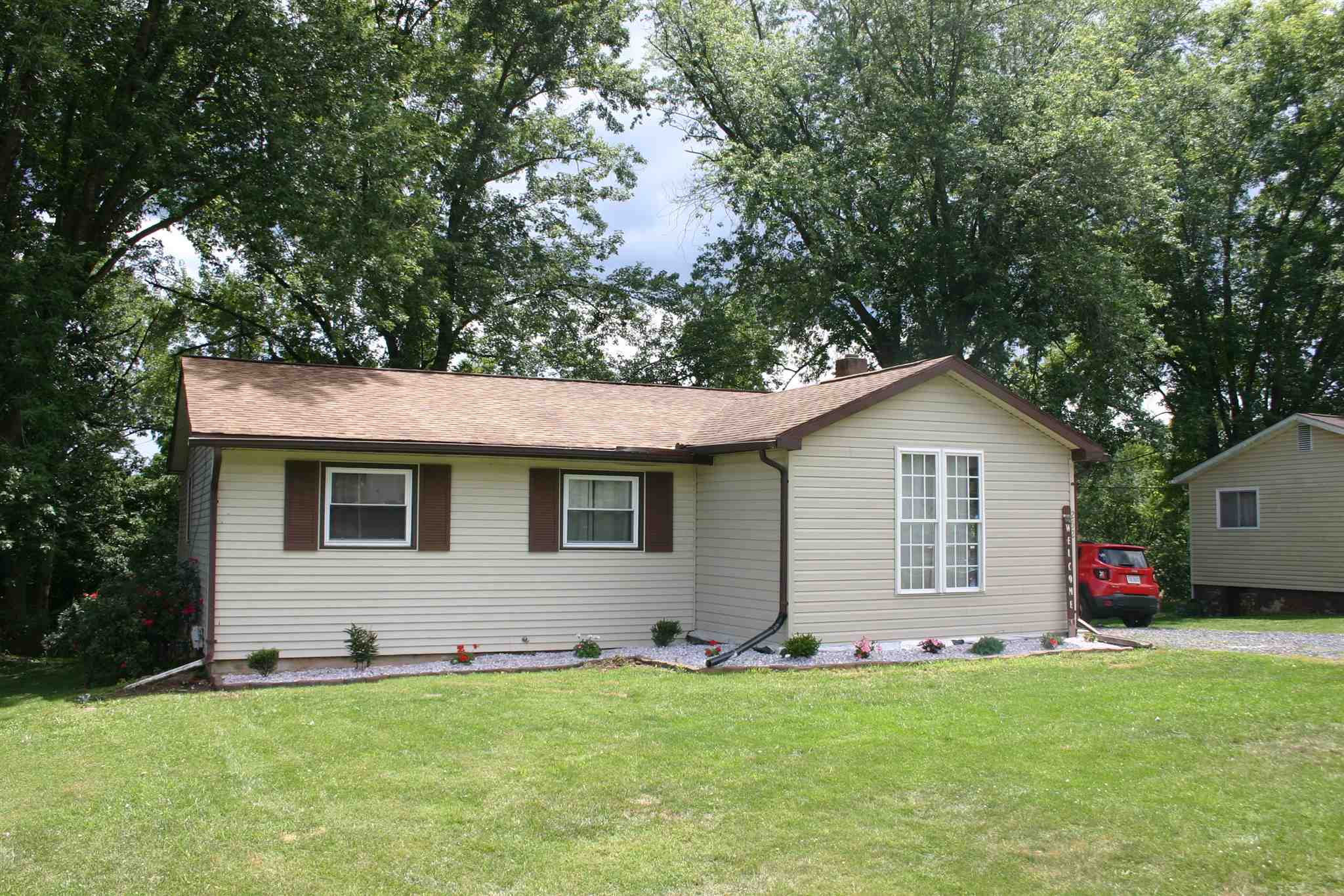 252 East Riverside Drive Timberville, VA 22853 - Photo 1 of 14 Gallery Image 1