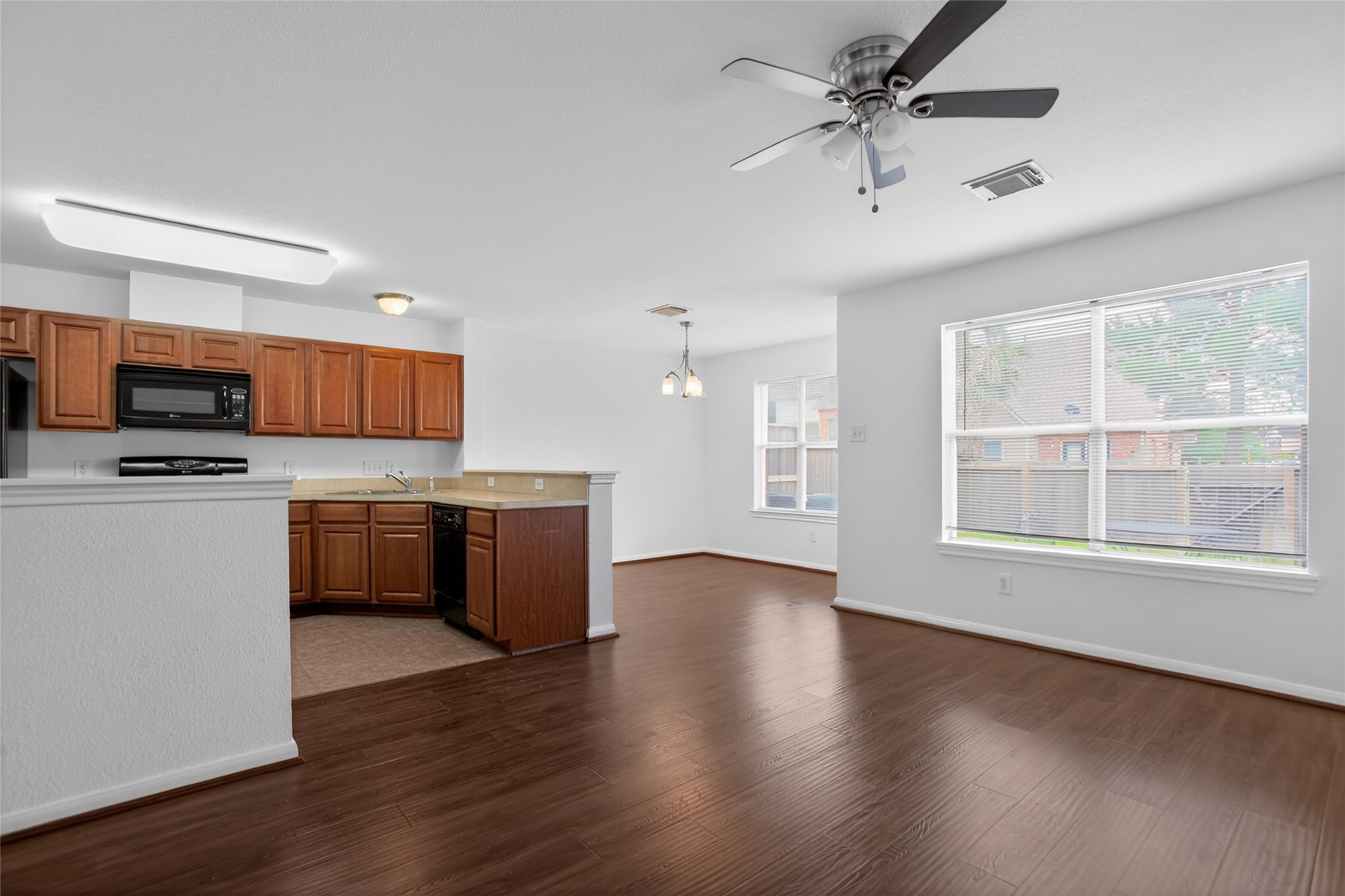1618 Grable Cove Lane Spring, TX 77379 - Photo 8 of 32