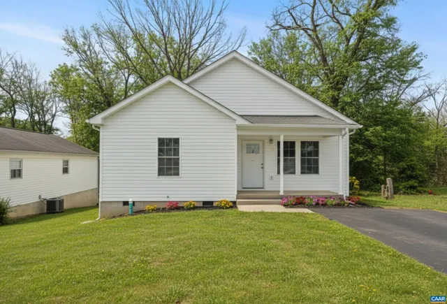 $299,000 | 913 Gardner Street, Waynesboro, VA 22980