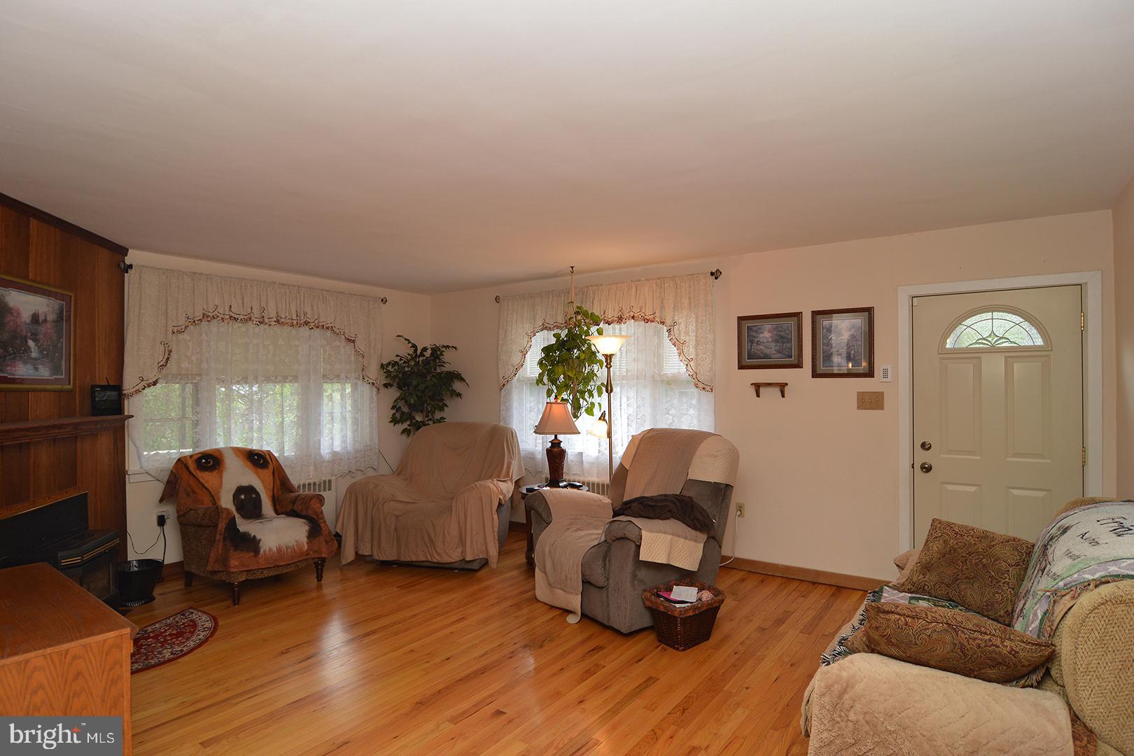 1625 Logan Street Reading, PA 19607 - Photo 3 of 25 Gallery Image 3