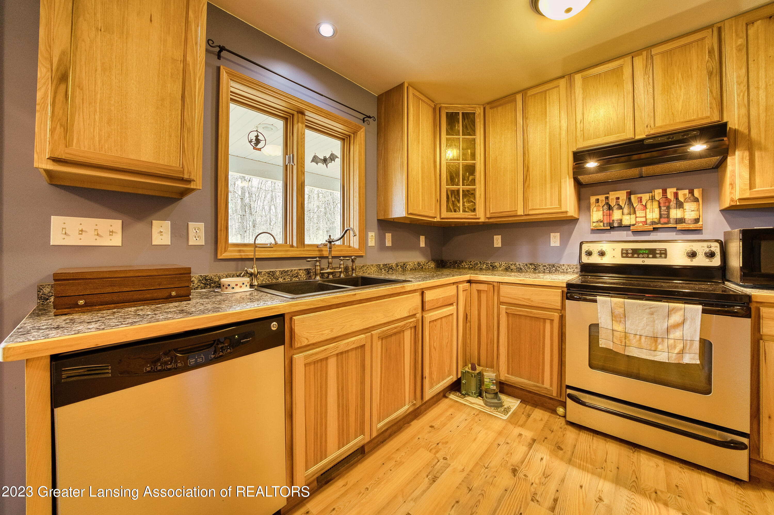 5925 North Burkhart Road Howell, MI 48855 - Photo 13 of 42 Kitchen