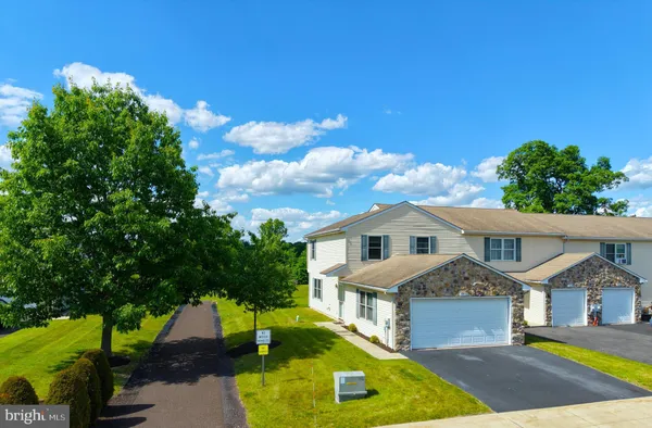 $2,350 | 2521 Emerald Lane, Quakertown, PA 18951
